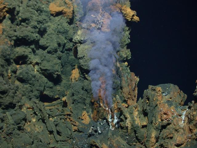 Hydrothermal chimney at Mariner (2006)